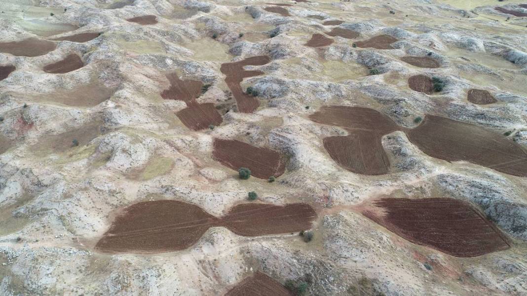 Yağmur yağdıktan sonra köylüler buraya koştu: Paraya para demiyorlar! Jipsli bölgedeki dolinler, bölge halkının yüzünü güldürdü 11